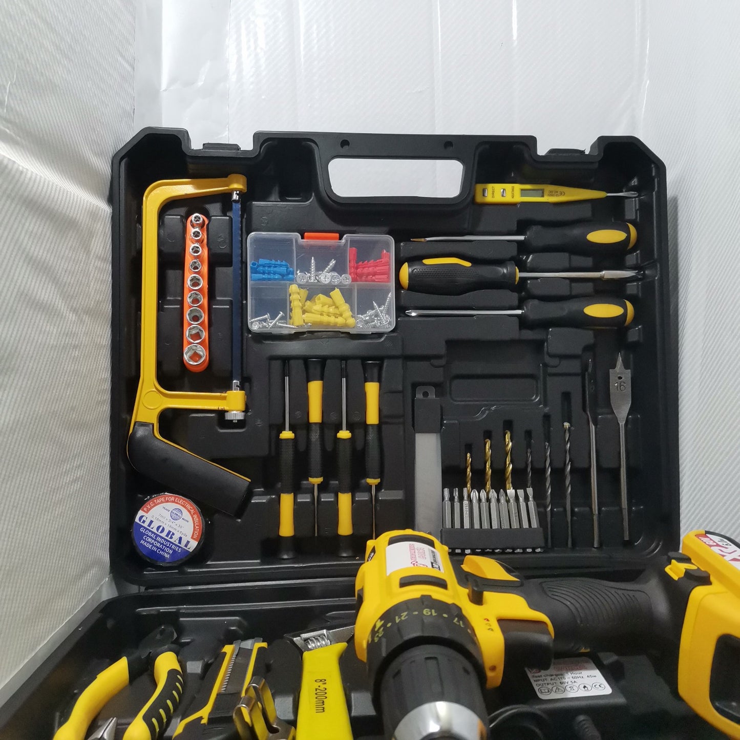 TALADRO INALAMBRICO DE 60 VOLTIOS CON 58 ACCESORIOS