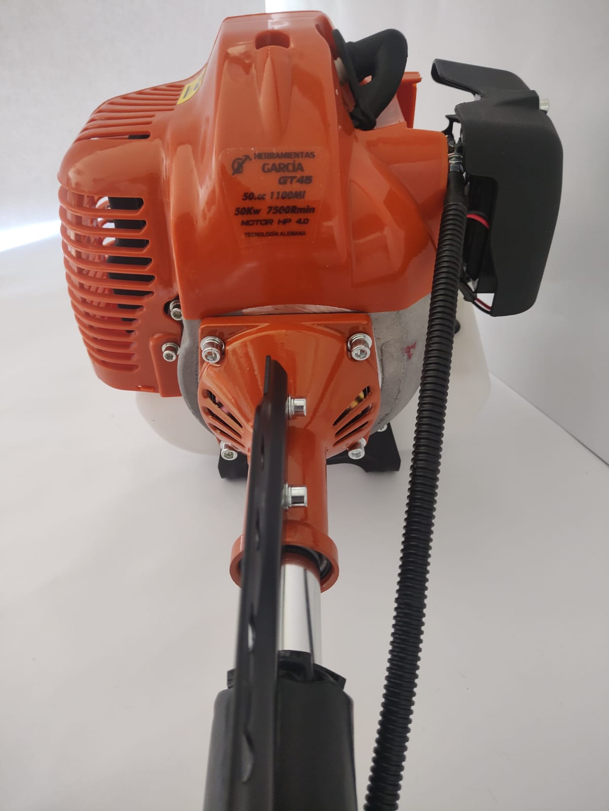 guadaña Potencia y eficiencia en una sola herramienta: La guadaña de 2 ...